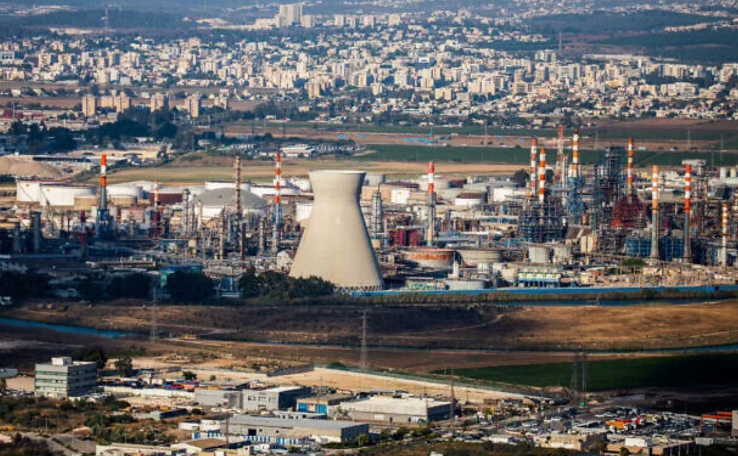Israël confirme la fermeture des raffineries de Haïfa d’ici la fin de la décennie