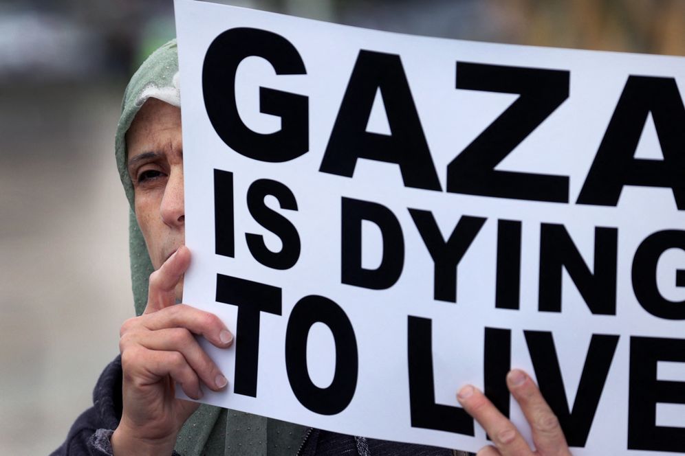 Members of the Muslim community at a rally in support of Palestinians in Gaza on May 14, 2021 in Bridgeview, Ill