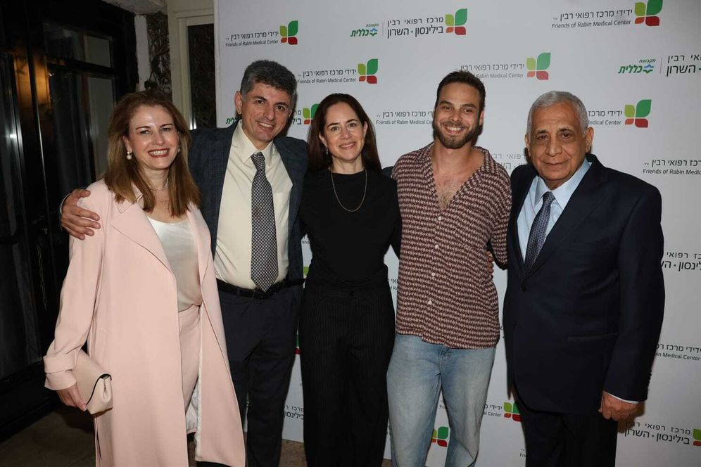  Alon Ohel playing & singing for his medical team: "Important part of my rehabilitation