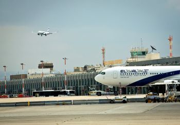Un vol EL AL à l'aéroport international Ben Gourion, le 11 avril 2018
