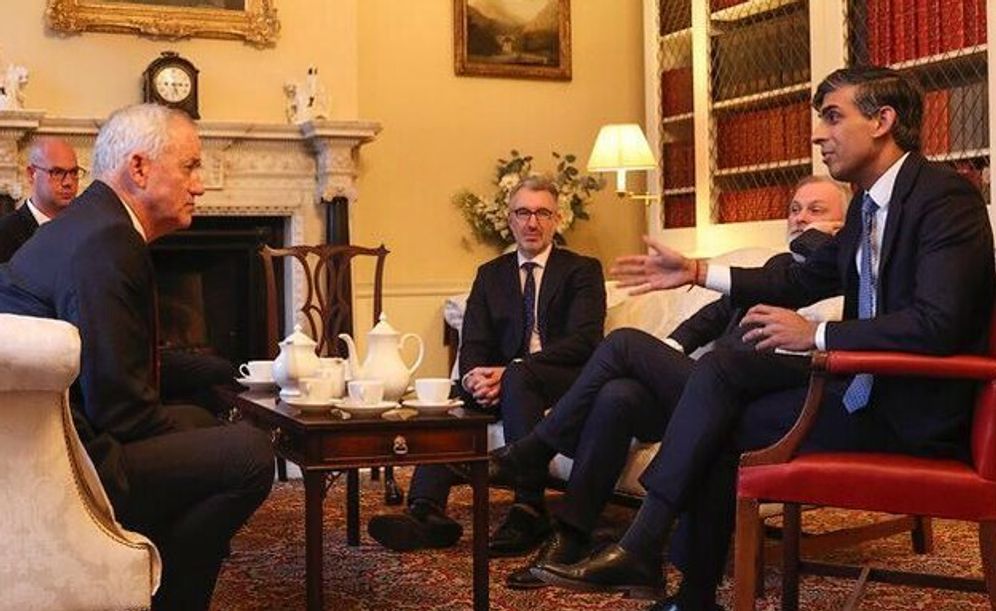 Le ministre israélien Benny Gantz s'entretient avec le Premier ministre britannique, Rishi Sunak, à Londres, mercredi 6 mars 2024