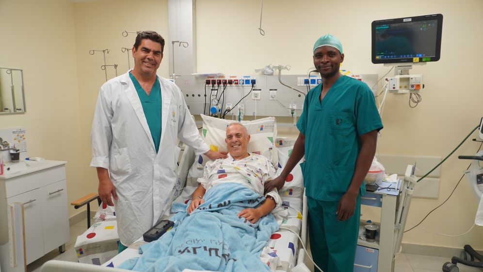 Dr. Jean de Dieu Nsanzimana posing with Roni Moshe at Wolfson Medical Center