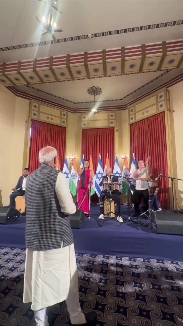 كيف ارتبطت حياة نتنياهو العاطفية بالهند؟ وفيديو مودي الذي حقق 3 ملايين مشاهدة