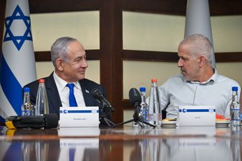 اجتماع رئيس الحكومة الإسرائيلية بنيامين نتنياهو ورئيس الشاباك رونين بار