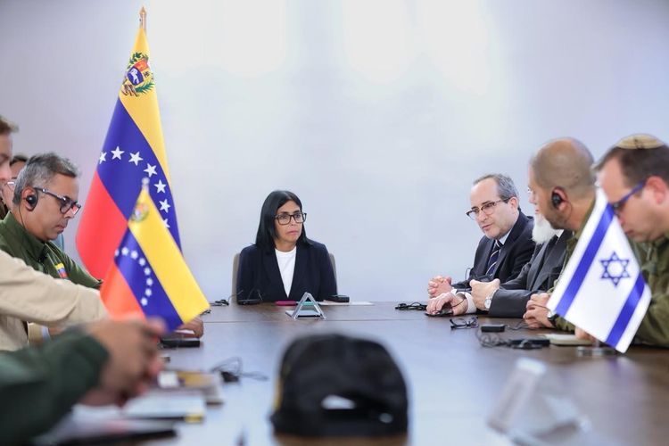 Members of the Israeli aid mission to Venezuela meet with Interim President Delcy Rodriguez