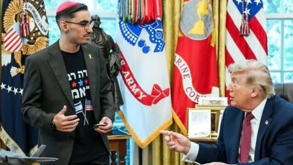 Insagram/Rom Braslavski Former hostage Rom Braslavski (L) meets US President Donald Trump at the White House on June 9, 2026