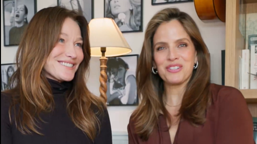 Carla Bruni reçoit Noa Tishby pour l'allumage des bougies de Hanoucca et se confie sur ses racines juives