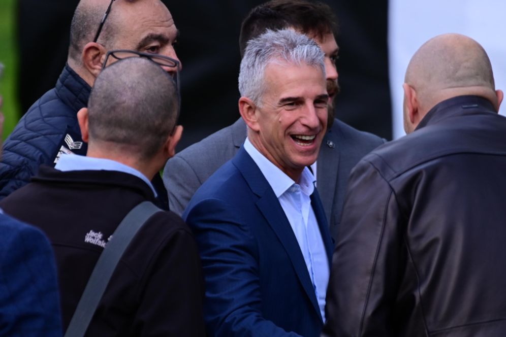 رئيس الموساد ديفيد بارنياغ في حفل لرئيس الأركان الجديد، هرتسي هاليفي، في مقر وزارة الأمن في تل أبيب، 16 يناير، 2023.