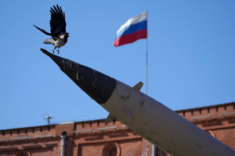 Ukraine Says Russia Deploys Iskander-M Launchers Near Border - Vimarsana News