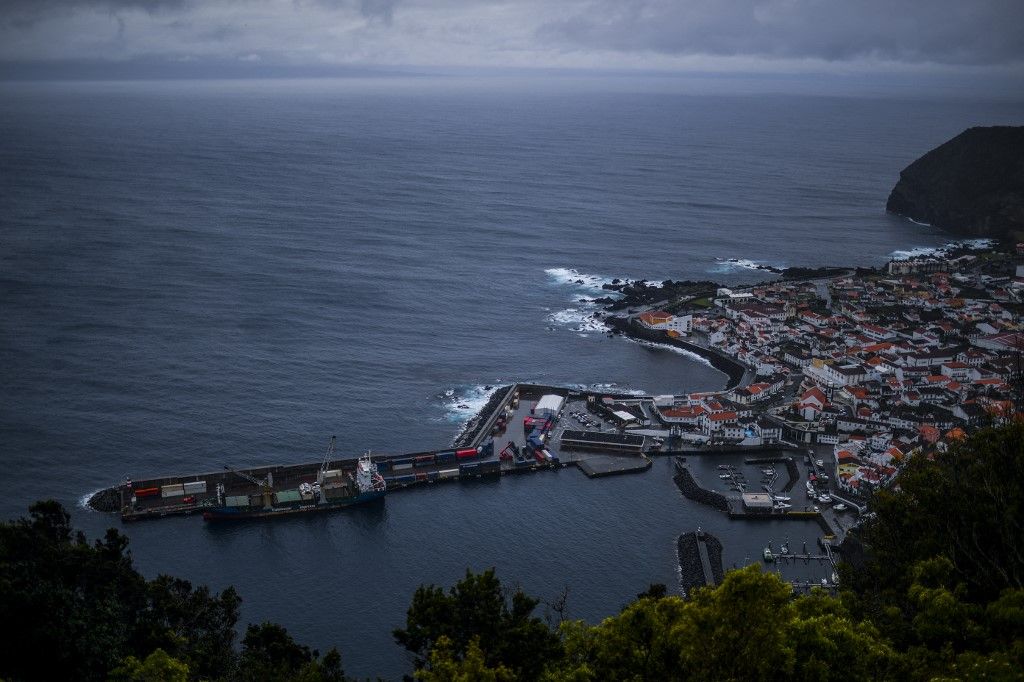 Scientists investigate after thousands of earthquakes struck Sao Jorge