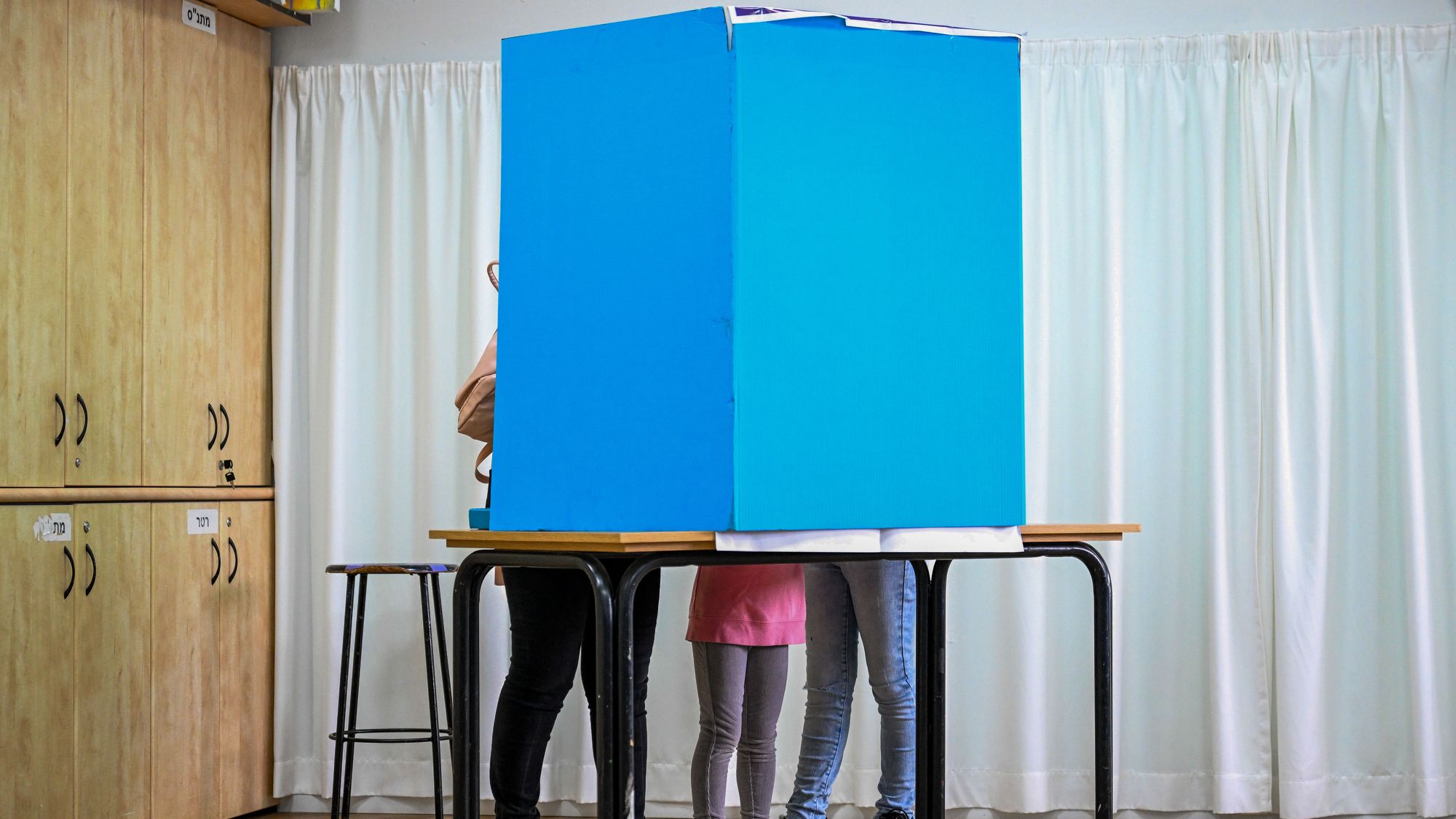 Élections : Israël envisage de diffuser en direct le comptage des votes