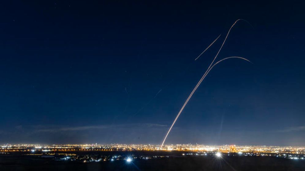 יוסי אלוני / פלאש 90 שיגורים מאיראן ויירוטים מעל שמי מרכז הארץ, מרץ 2026