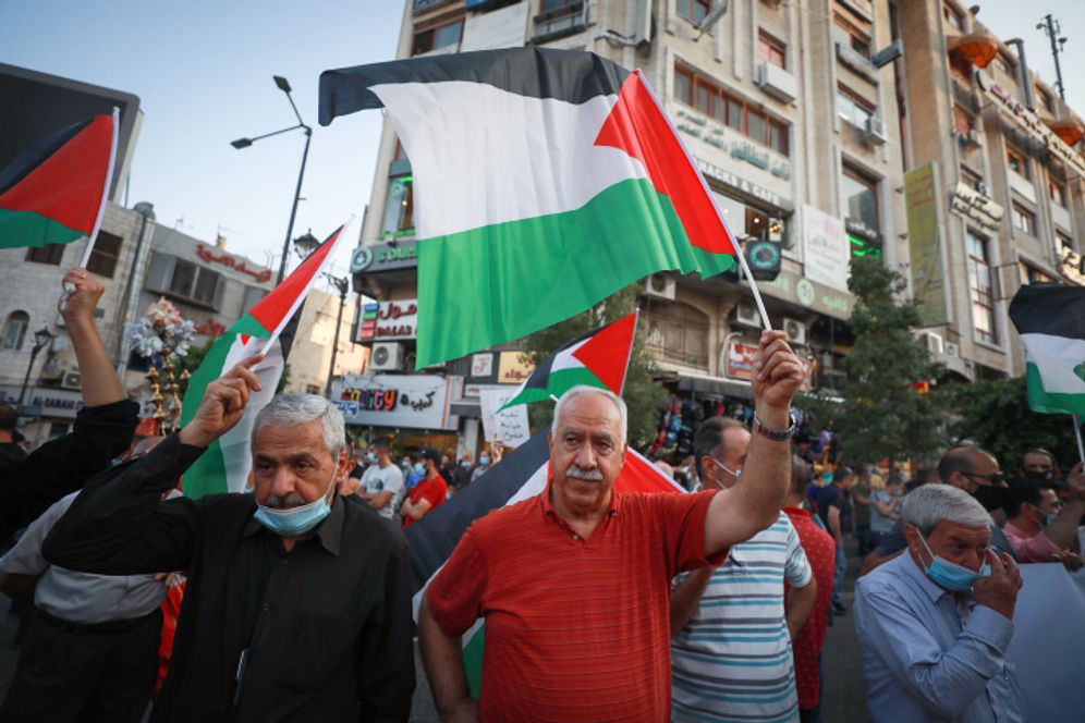 FLASH90 Des Palestiniens dans la ville de Ramallah