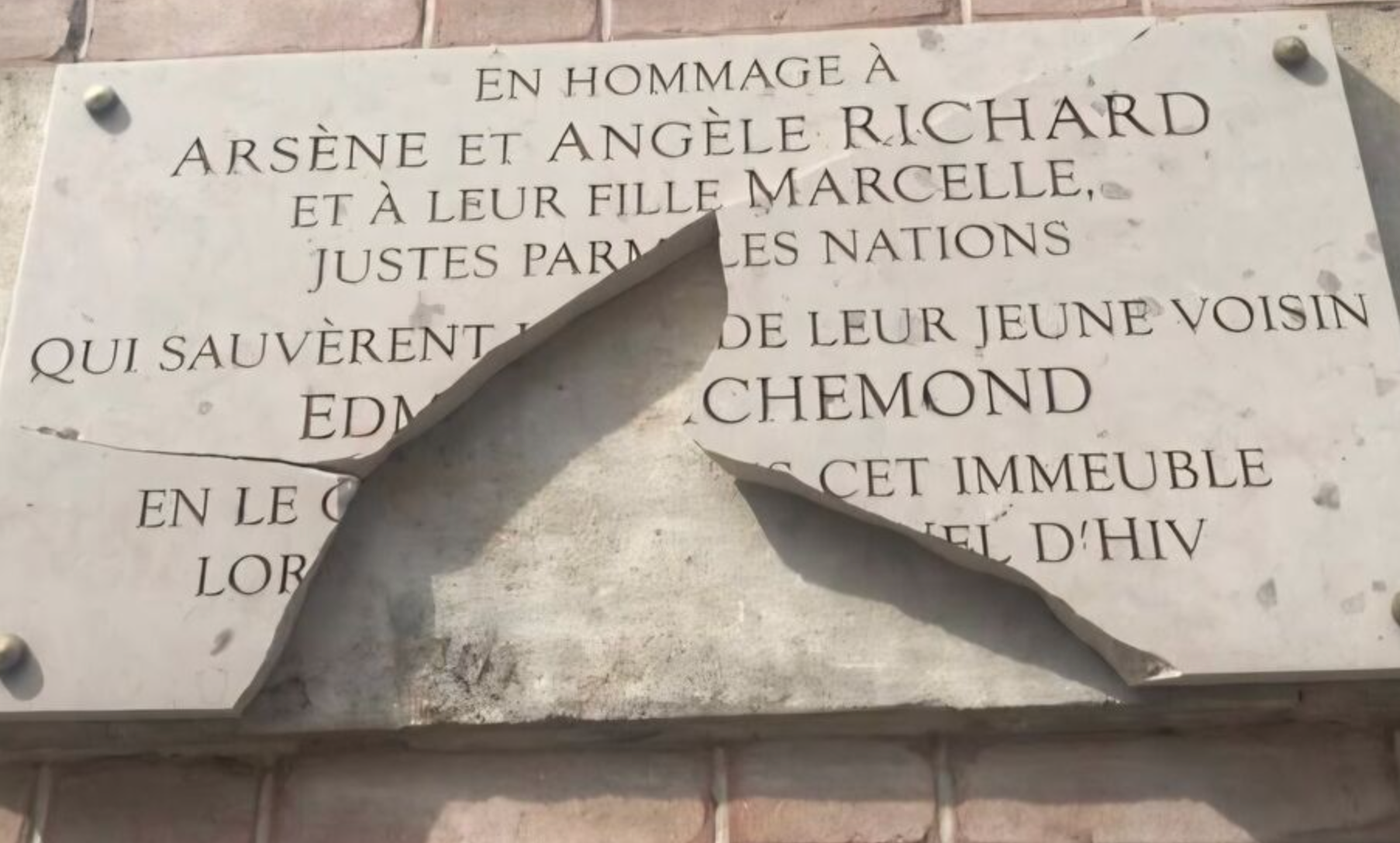 Paris : une plaque en hommage à des Justes dégradée
