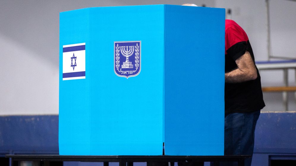 הצבעה בבחירות, מצביעים בבחירות, קלפי (למקום ולמצולמים אין קשר לנאנר בכתבה)