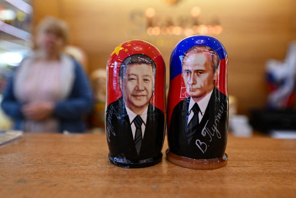 Putin matryoshka doll discount