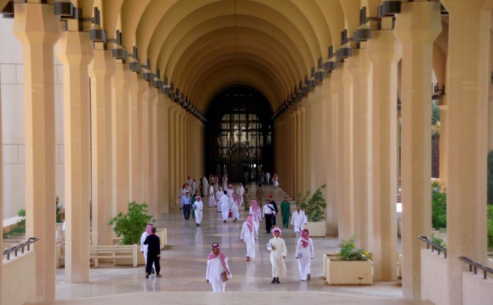 Saudi students at King Saud University in Riyadh, November 23, 2005.