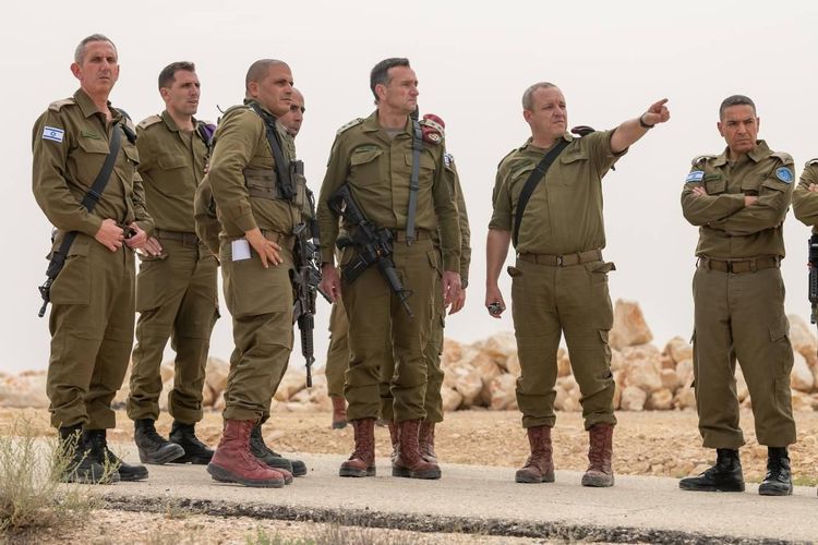 IDF Chief of General Major Herzi Halevi (center) at the scene of Egypt border attack, Saturday 6.3.2023