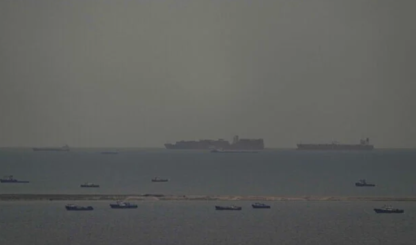 Les Houthis menacent de fermer un axe vital du commerce mondial en cas d’escalade régionale