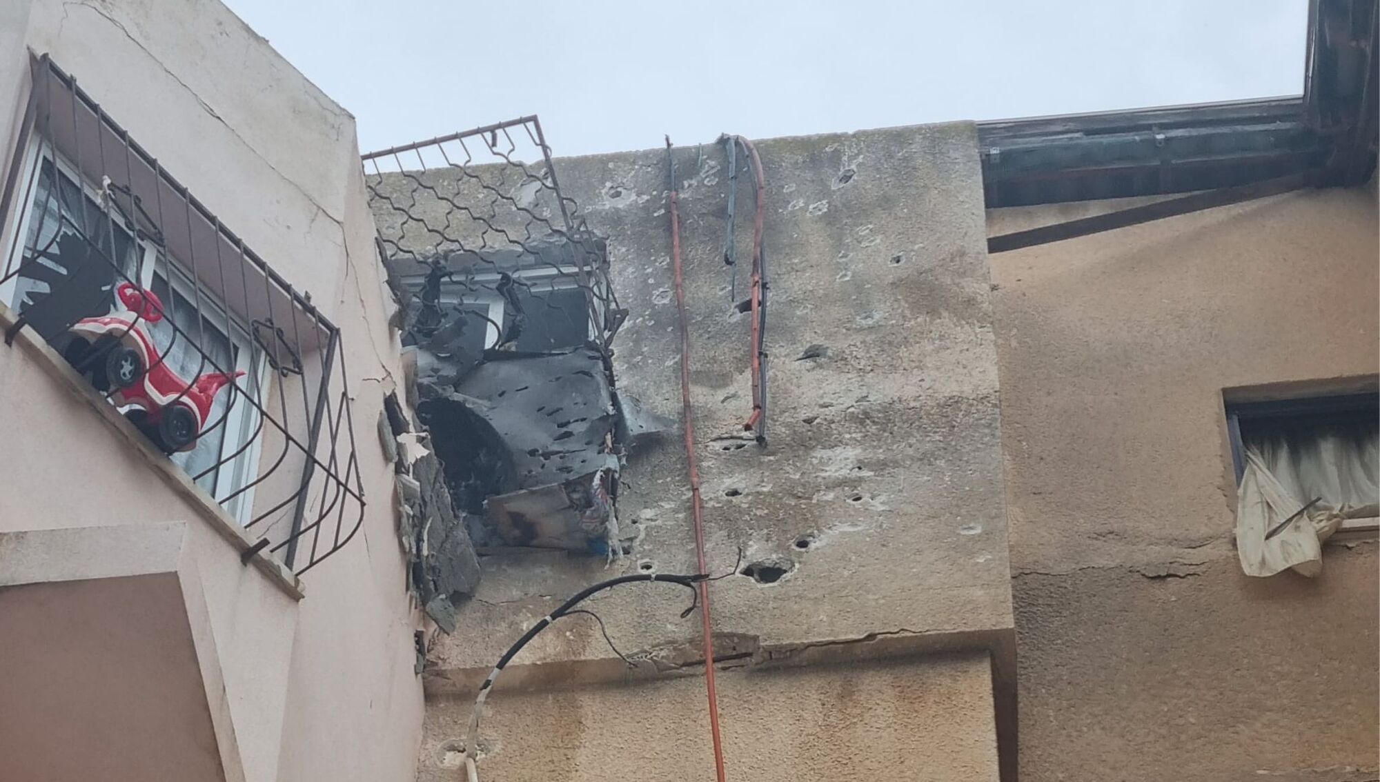 Iran, Hezbollah unleash combined missile barrage on Israel, largest since war's start | LIVE BLOG