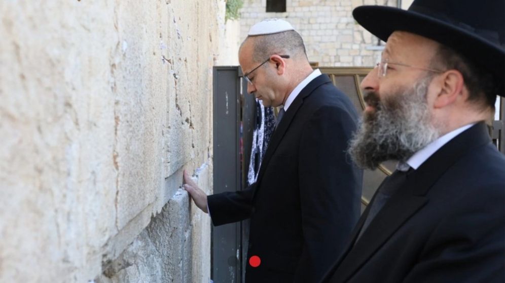 Le nouveau chef du Mossad se recueille au Mur occidental après sa prise de fonctions, le 05.06.2026