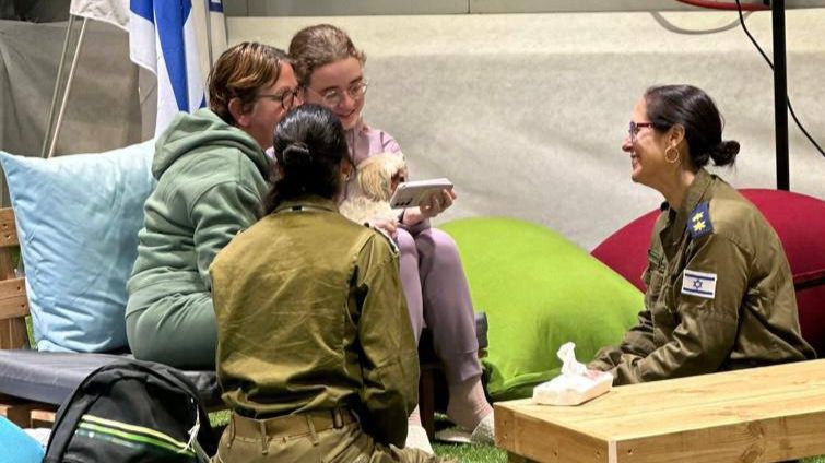 Hamas Propaganda: Why Was Mia Leimberg, 17, Released From Captivity With Her Dog? - Vimarsana News