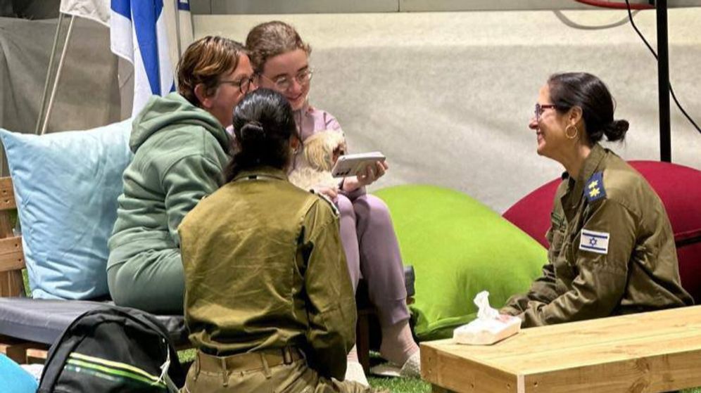 Gabriela and Mia Leimberg on the evening upon arriving at the meeting point in Israel, in a first phone call to their family, November 28.