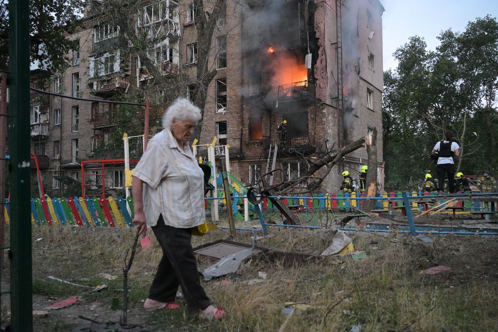 Russia Launches Massive Overnight Strike On Kyiv, Killing At Least 10