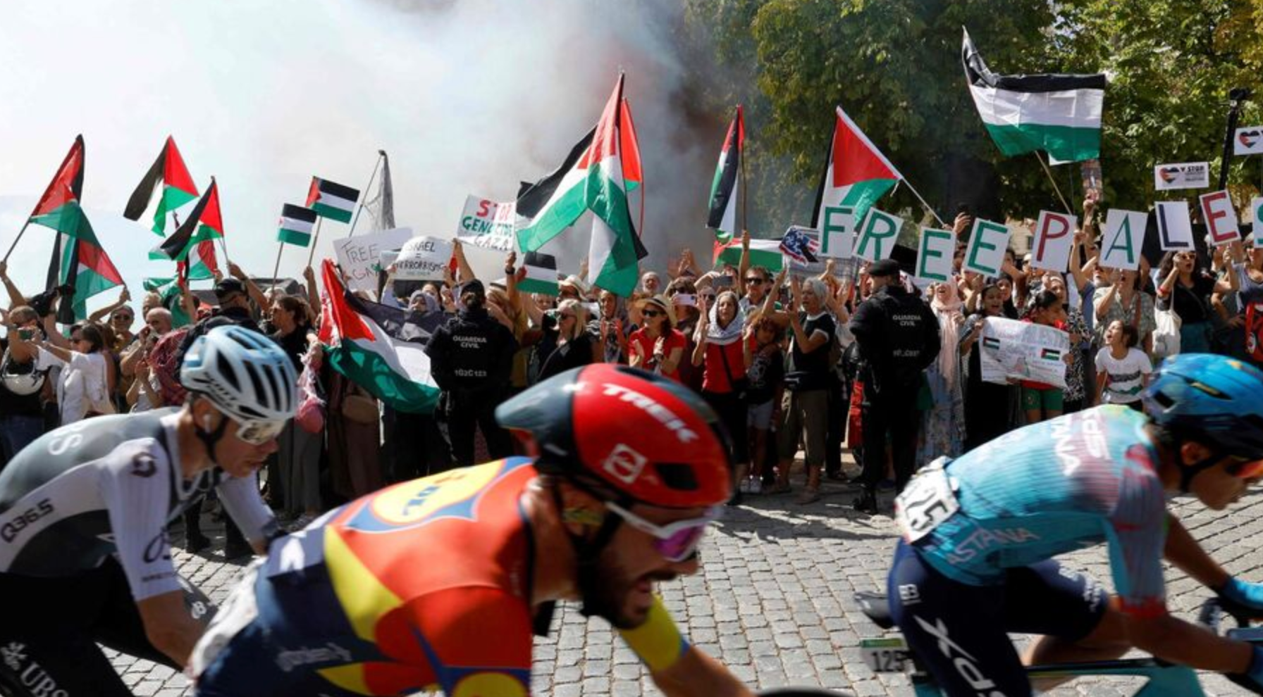 Tour d’Espagne : des manifestations pro-palestiniennes perturbent l’avant-dernière étape
