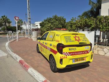 ניידת מד"א בעכו