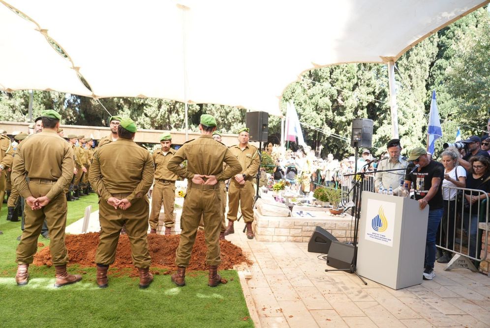 The father of the late Tamir Nimrodi paid tribute to his son at the cemetery.