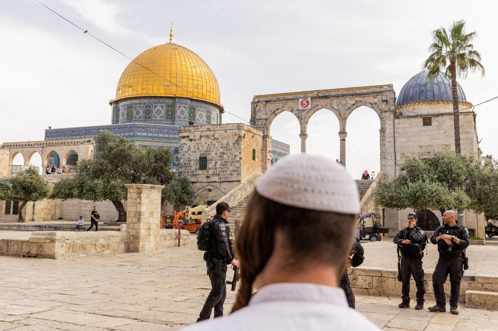 File photo of the Temple Mount during a visit to the compound by Jews