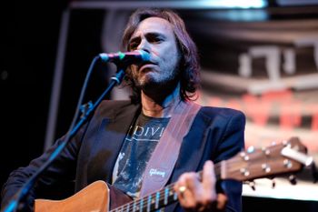 Israeli musician Hemi Rudner performs live during a Conference organized by Zionist Camp parliament member Erel Margalit in Tel Aviv on May 22, 2016.